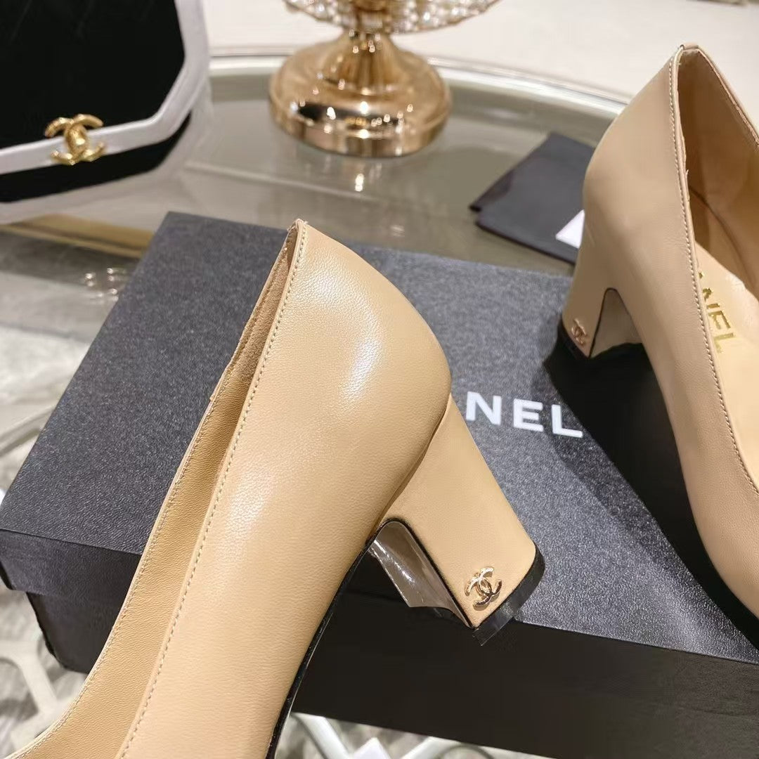 Classic color-block chunky-heeled shoes
