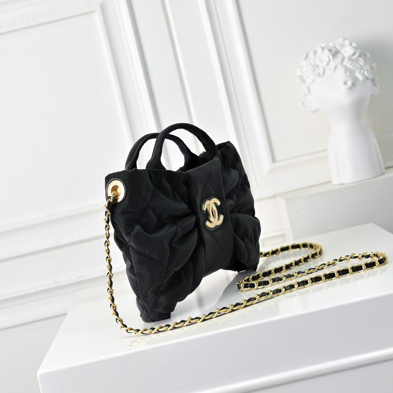 Velvet bow handbag