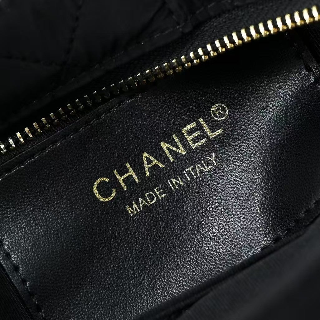 Velvet bow handbag