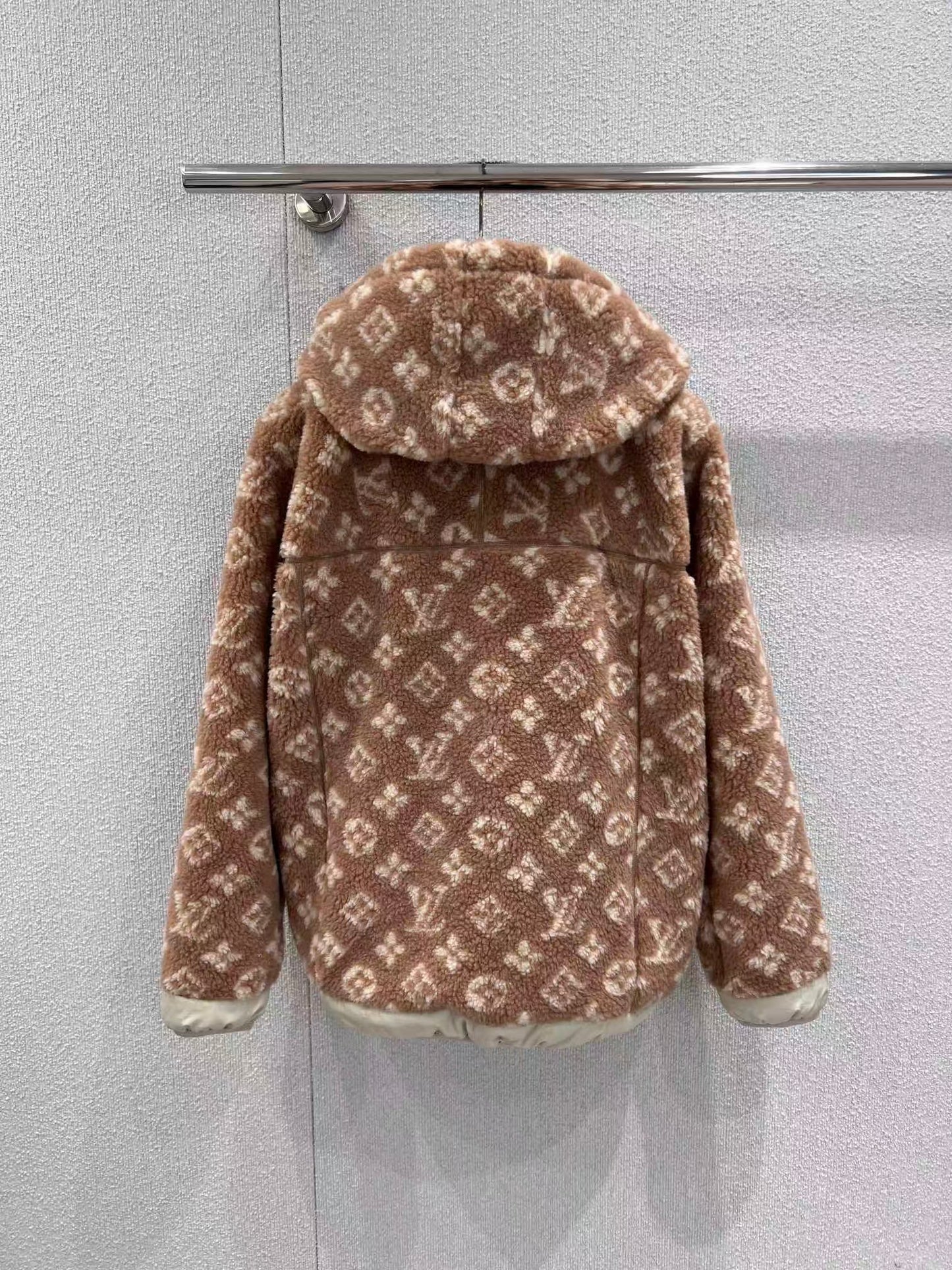 Vintage-style teddy bear hooded jacket