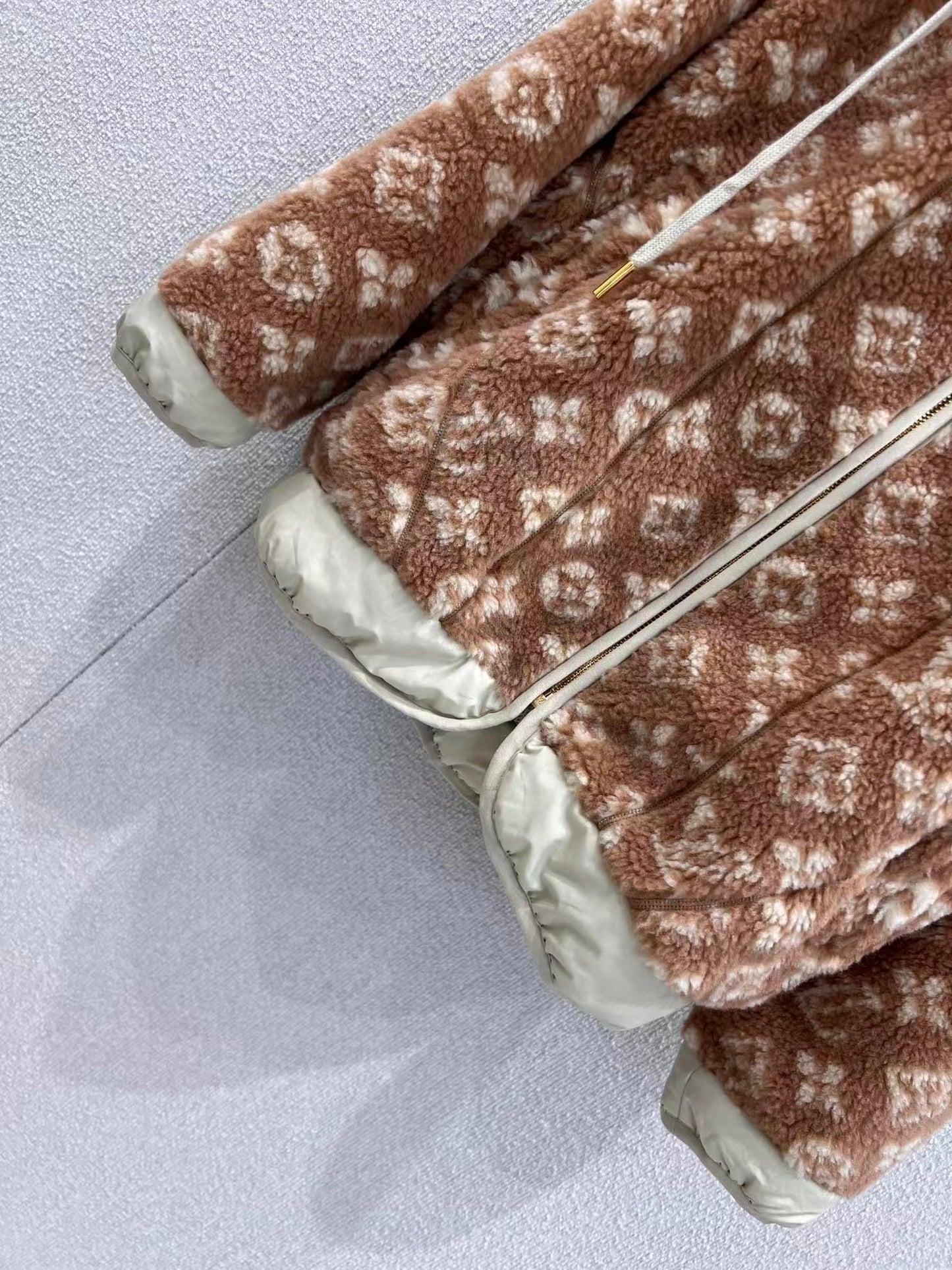Vintage-style teddy bear hooded jacket