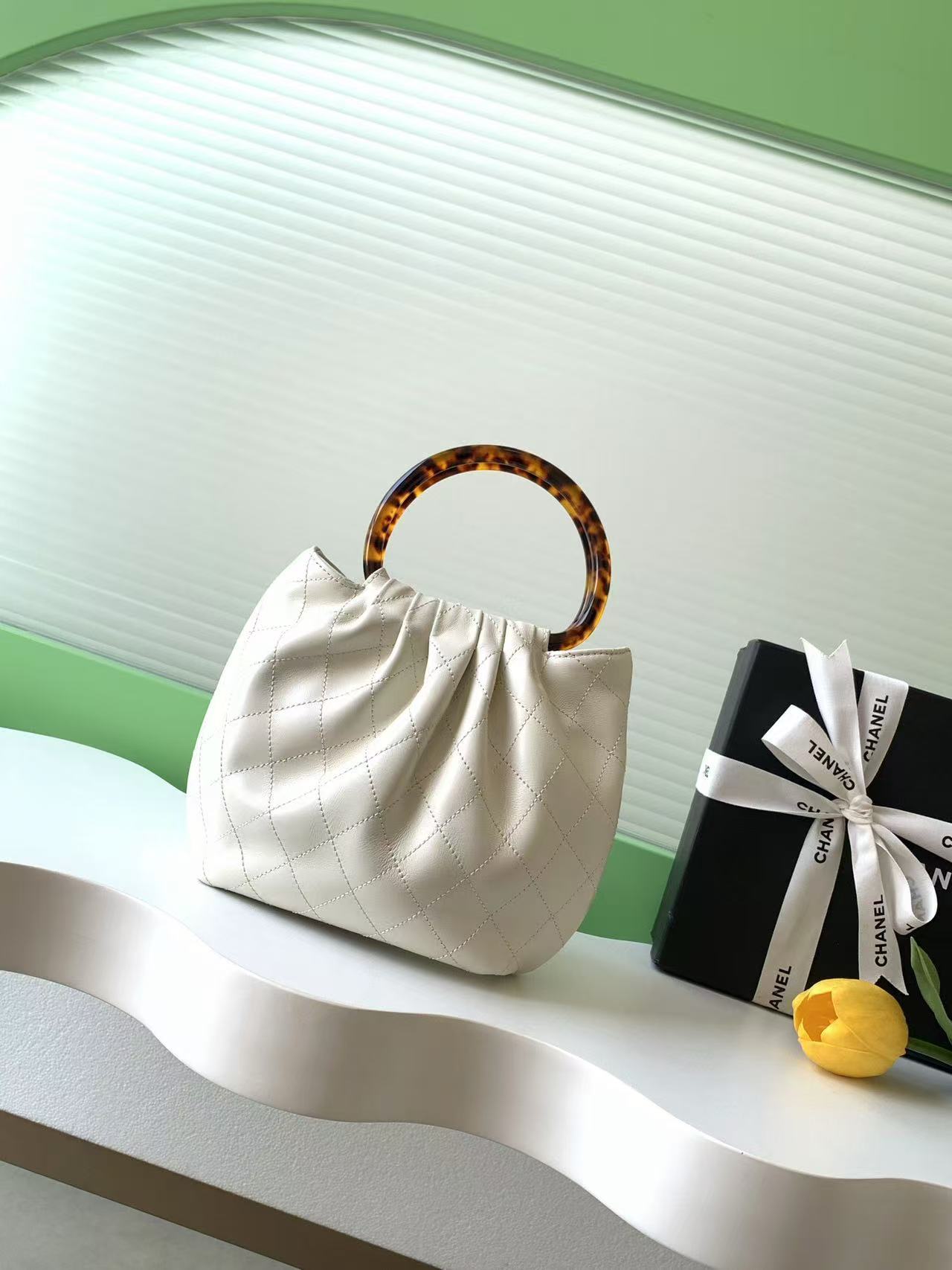 Vacation Collection Tortoiseshell Handle Bag