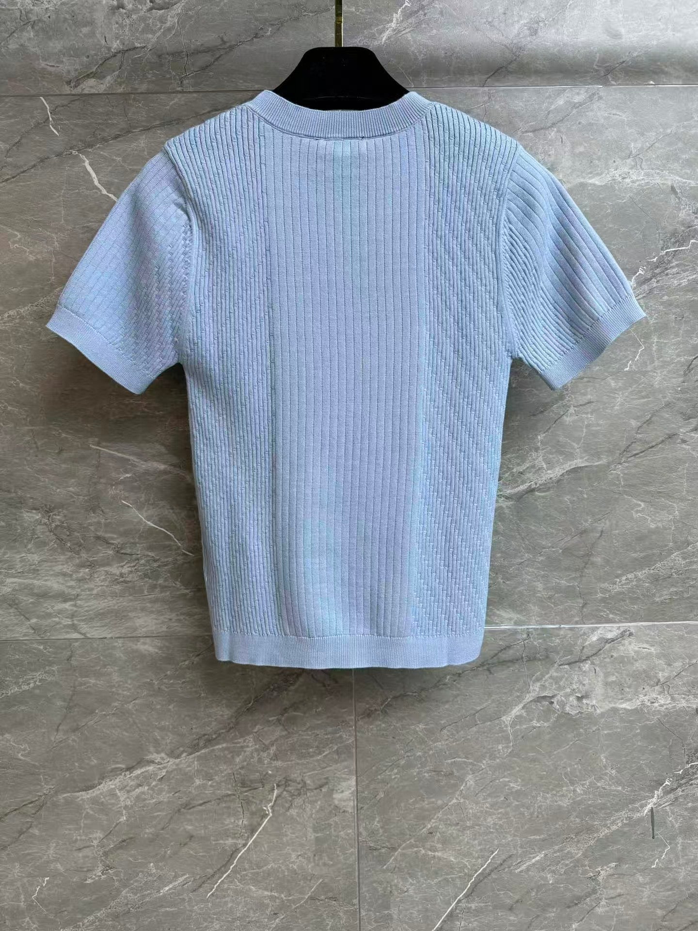 Camellia knitted short-sleeved top
