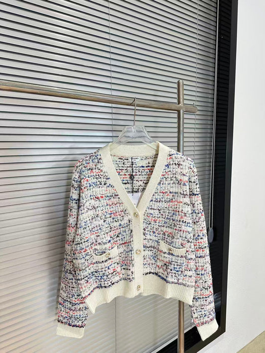 New V-neck knitted cardigan