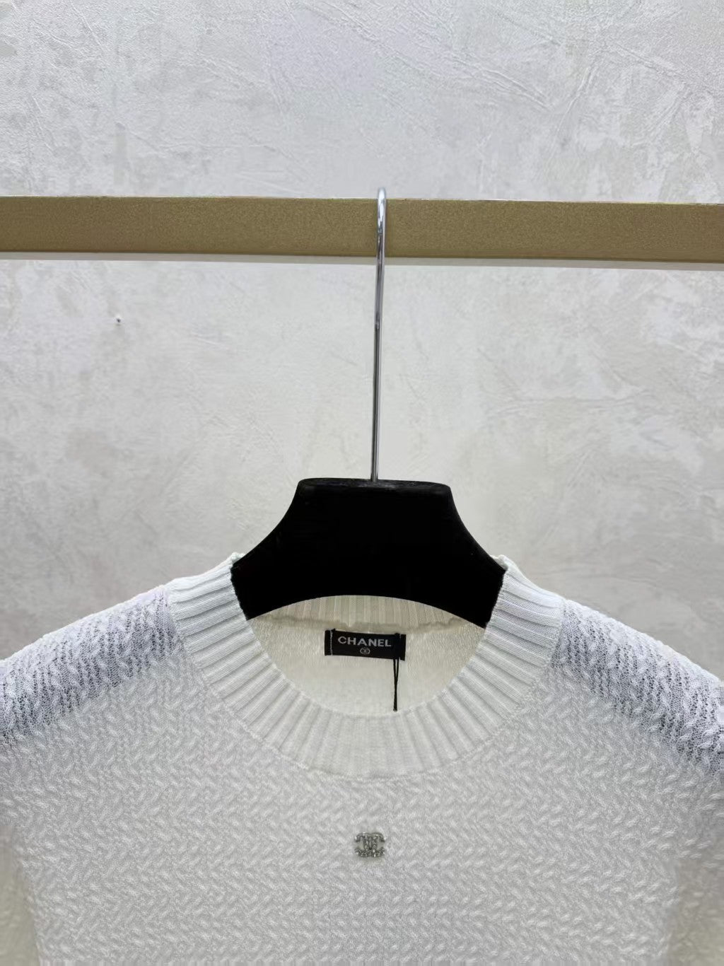 New round-neck knitted short-sleeved top