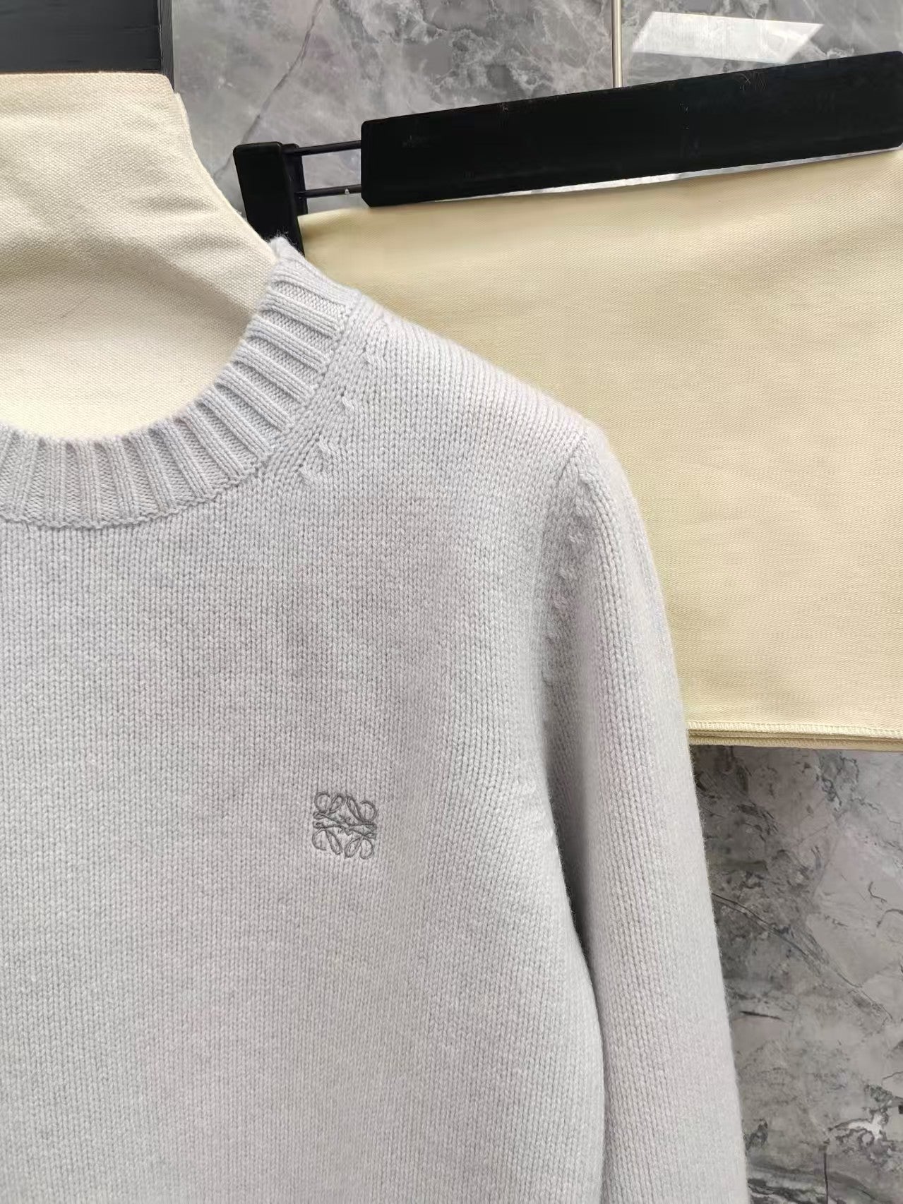 26. Crew neck color-block cashmere sweater