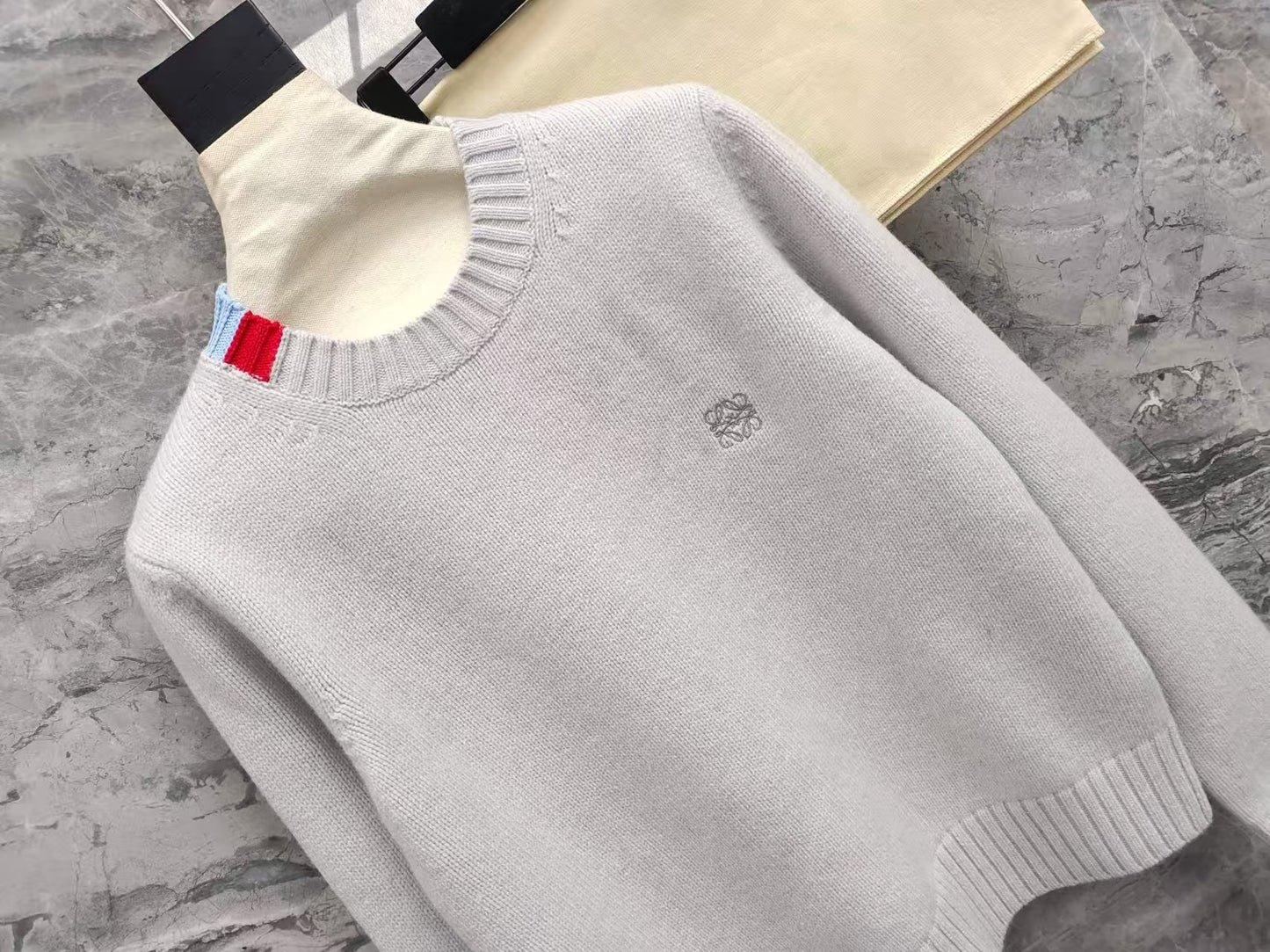 26. Crew neck color-block cashmere sweater