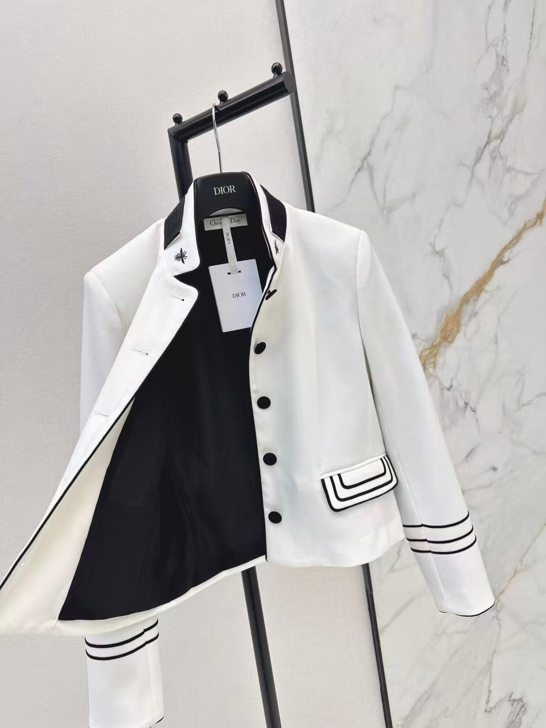 26. Embroidered bee-motif stand-collar blazer