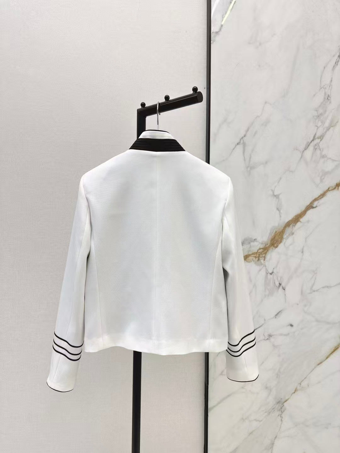 26. Embroidered bee-motif stand-collar blazer