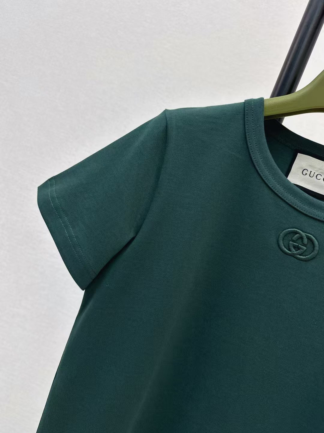 26 New Classic Embroidered T-shirt