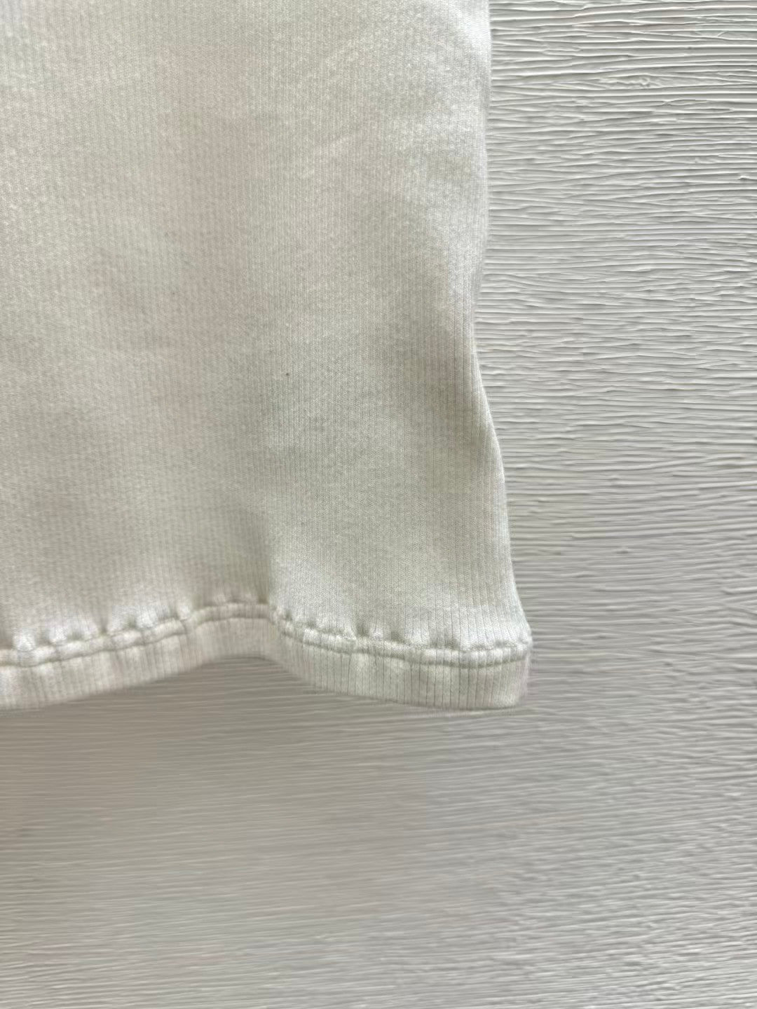 26. Solid-Color Simple Knit Vest