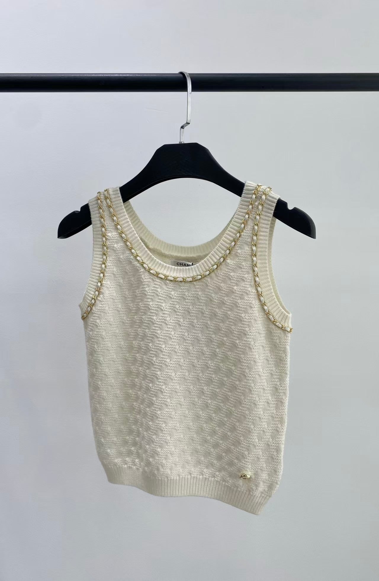 Classic best-selling chain knit vest