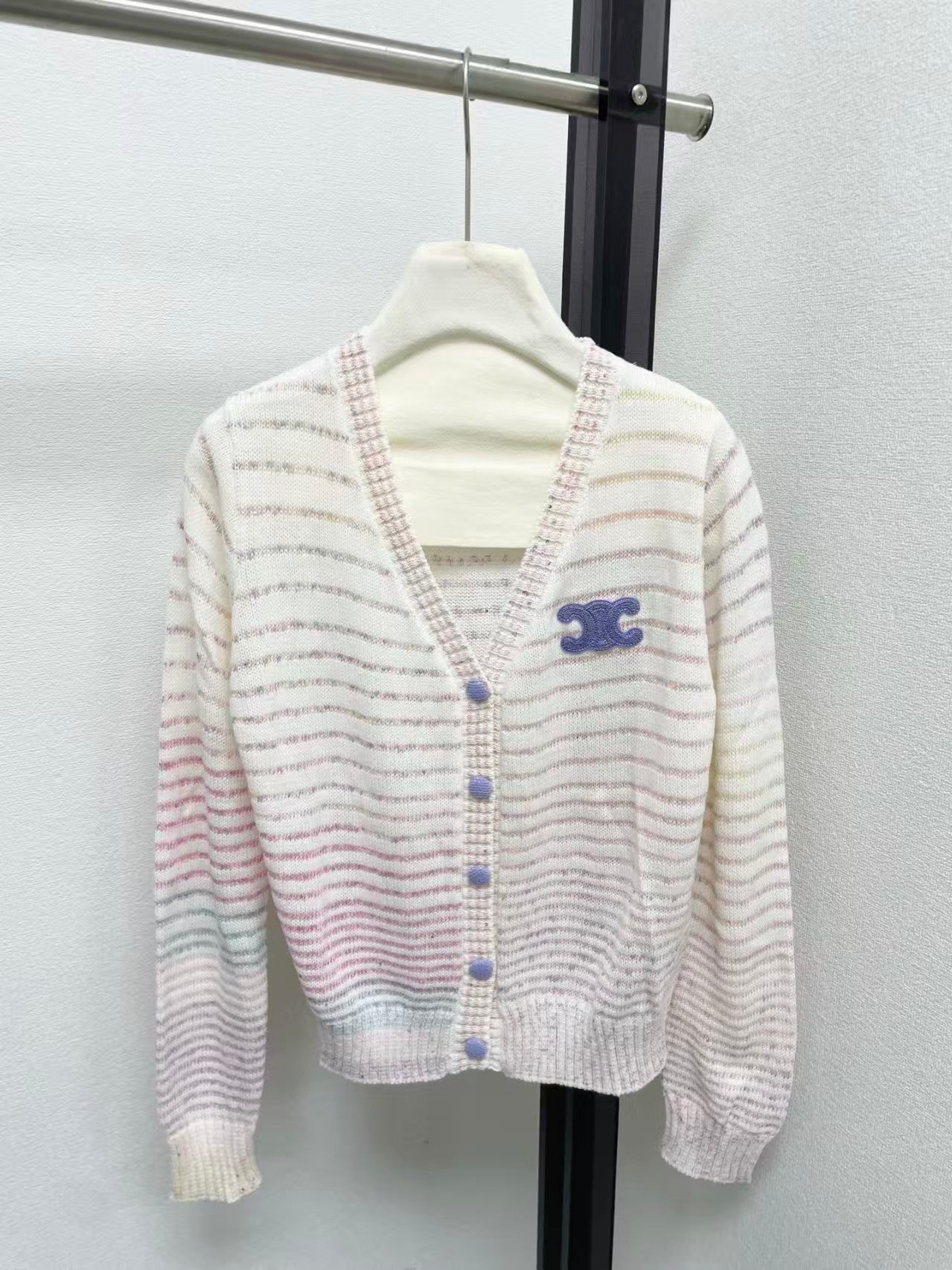 26 New Gradient Striped V-Neck Cardigan