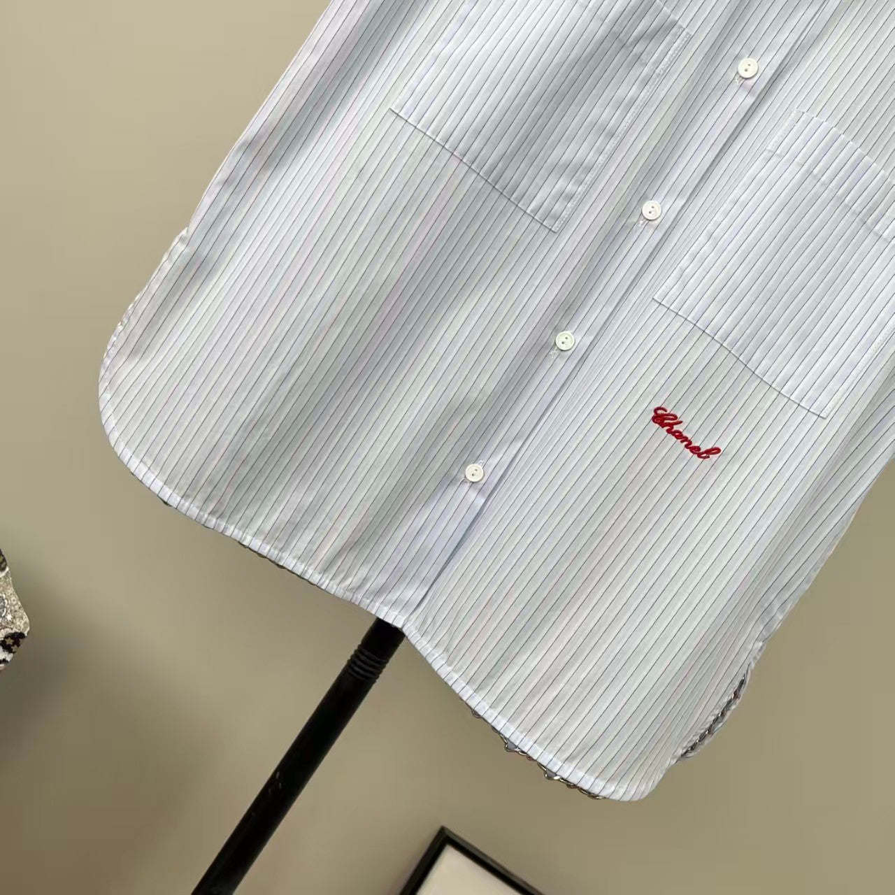 26SS New Pearl Button Sleeveless Striped Shirt