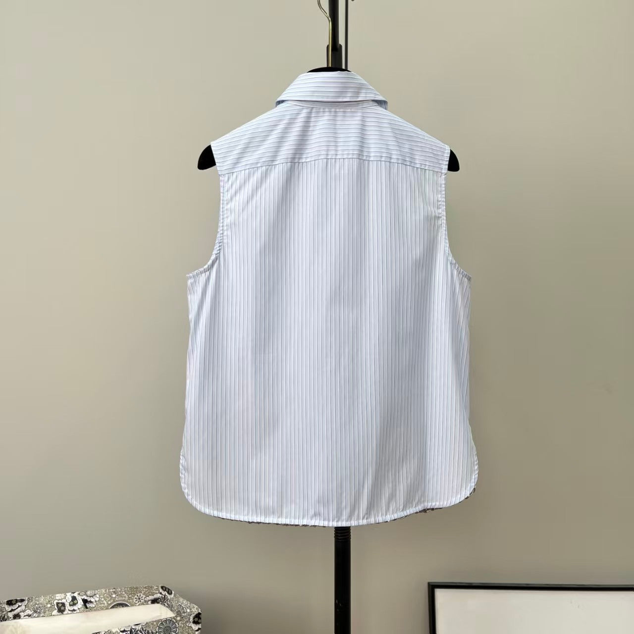 26SS New Pearl Button Sleeveless Striped Shirt