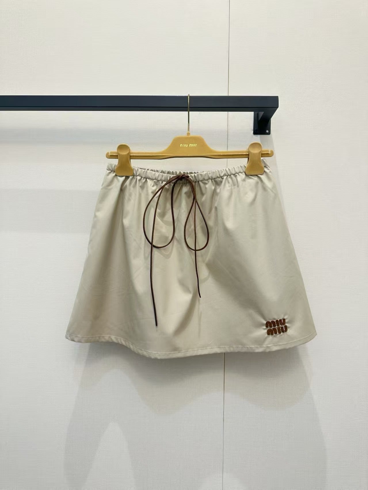 26SS Color-blocked Beige Mini Skirt