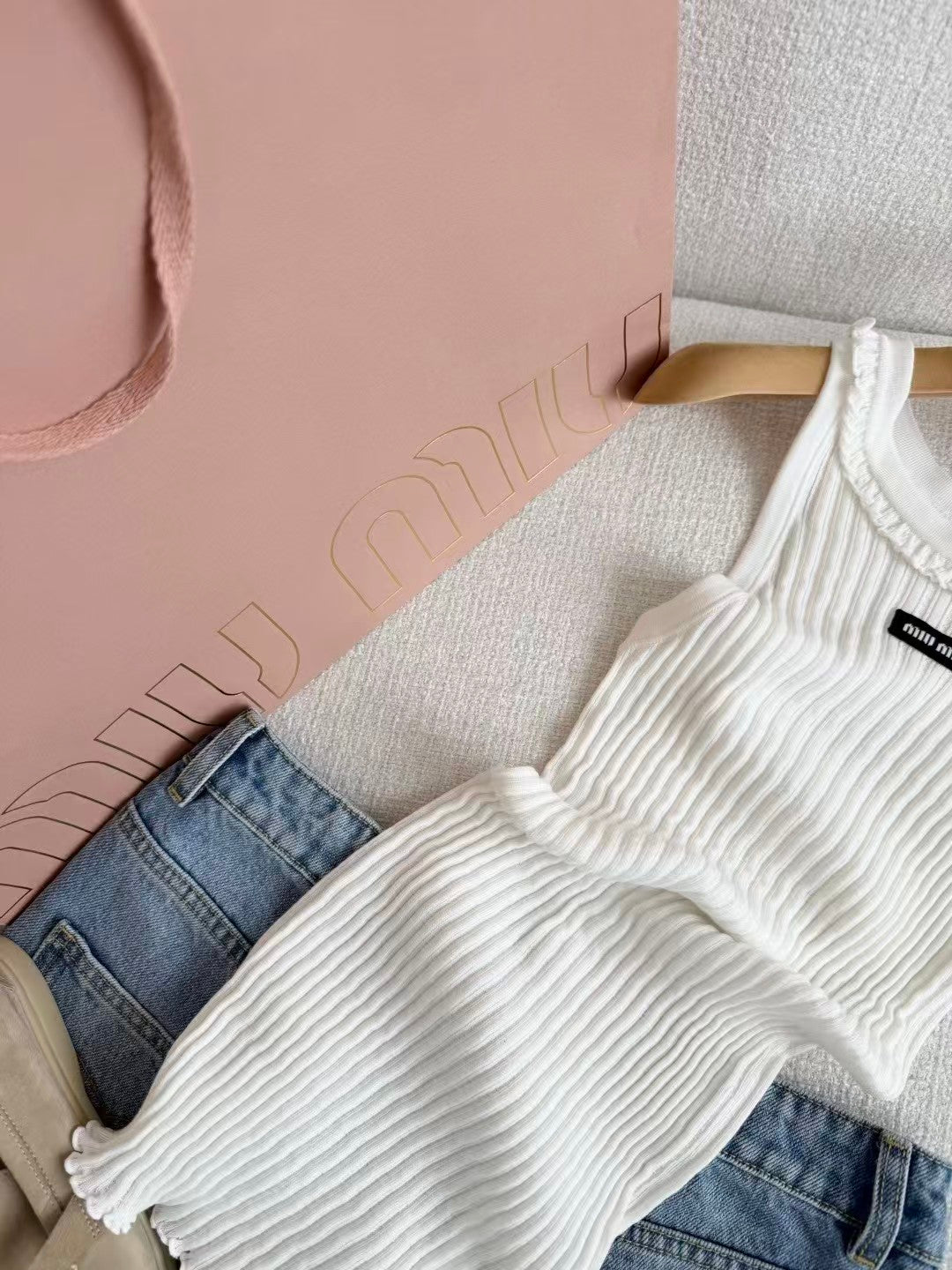 26SS White Sleeveless Knitted Vest with Lace Collar