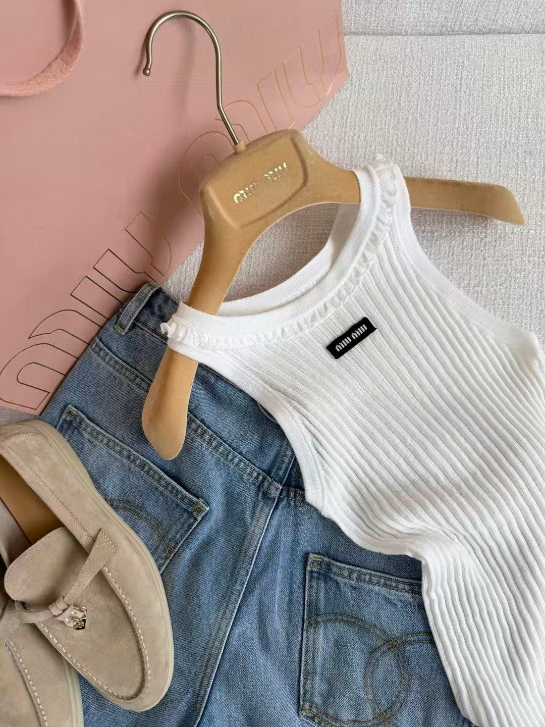 26SS White Sleeveless Knitted Vest with Lace Collar
