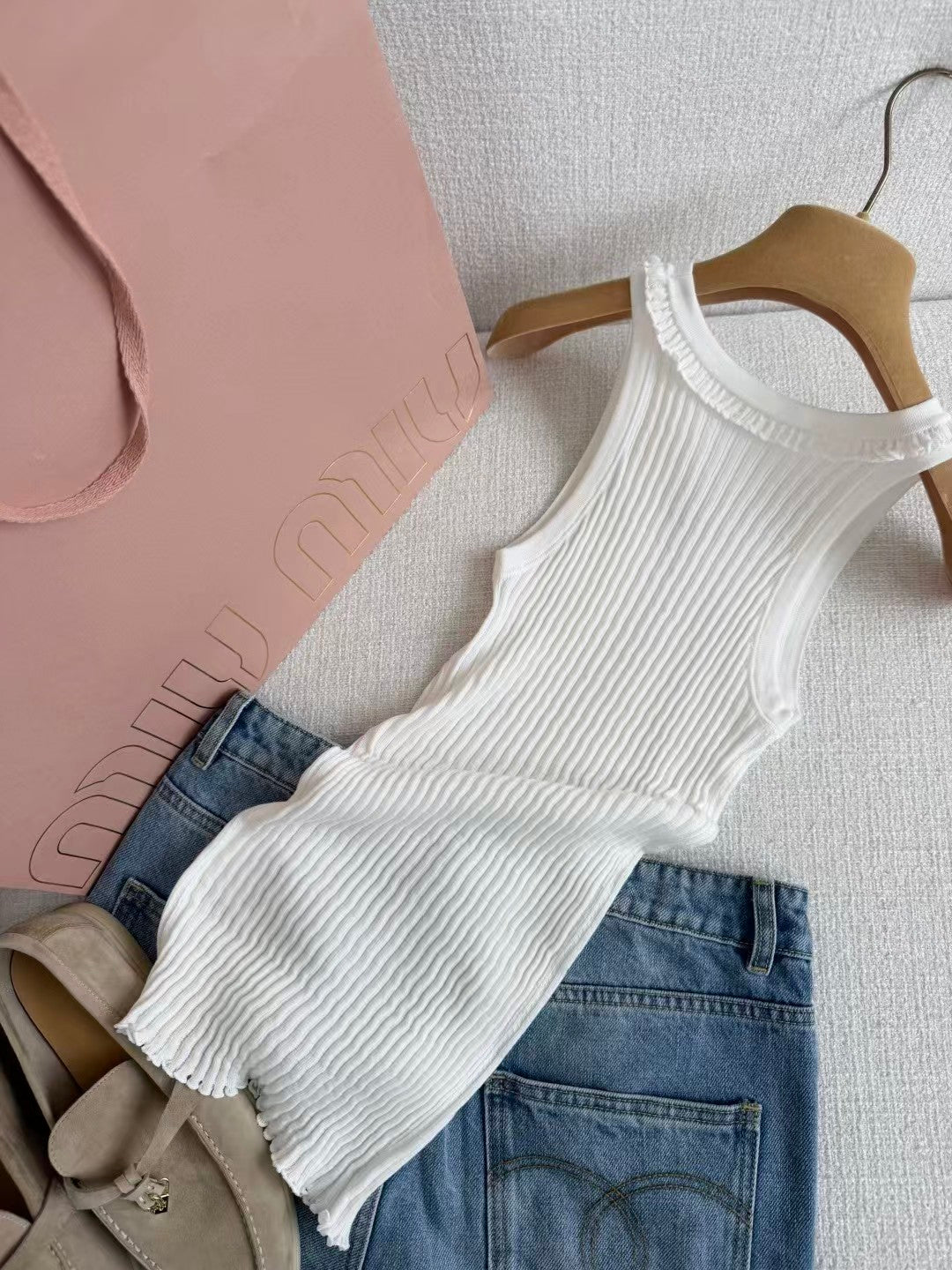 26SS White Sleeveless Knitted Vest with Lace Collar