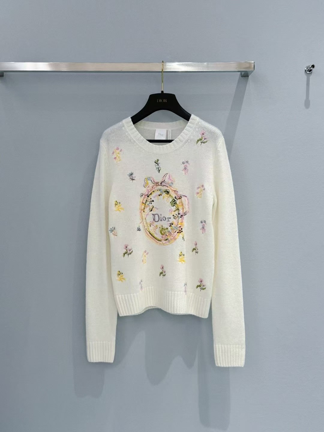 26SS Floral-Embroidered Crewneck Knit Sweater