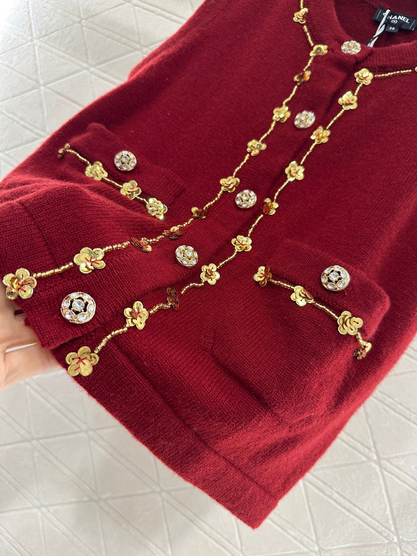 Golden flower button knitted vest