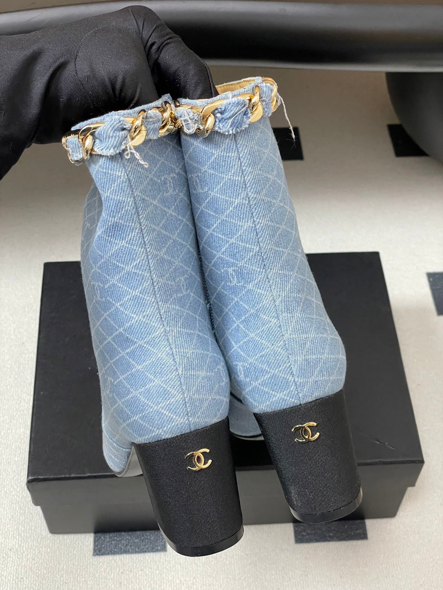 Early autumn new diamond grid chain high heels