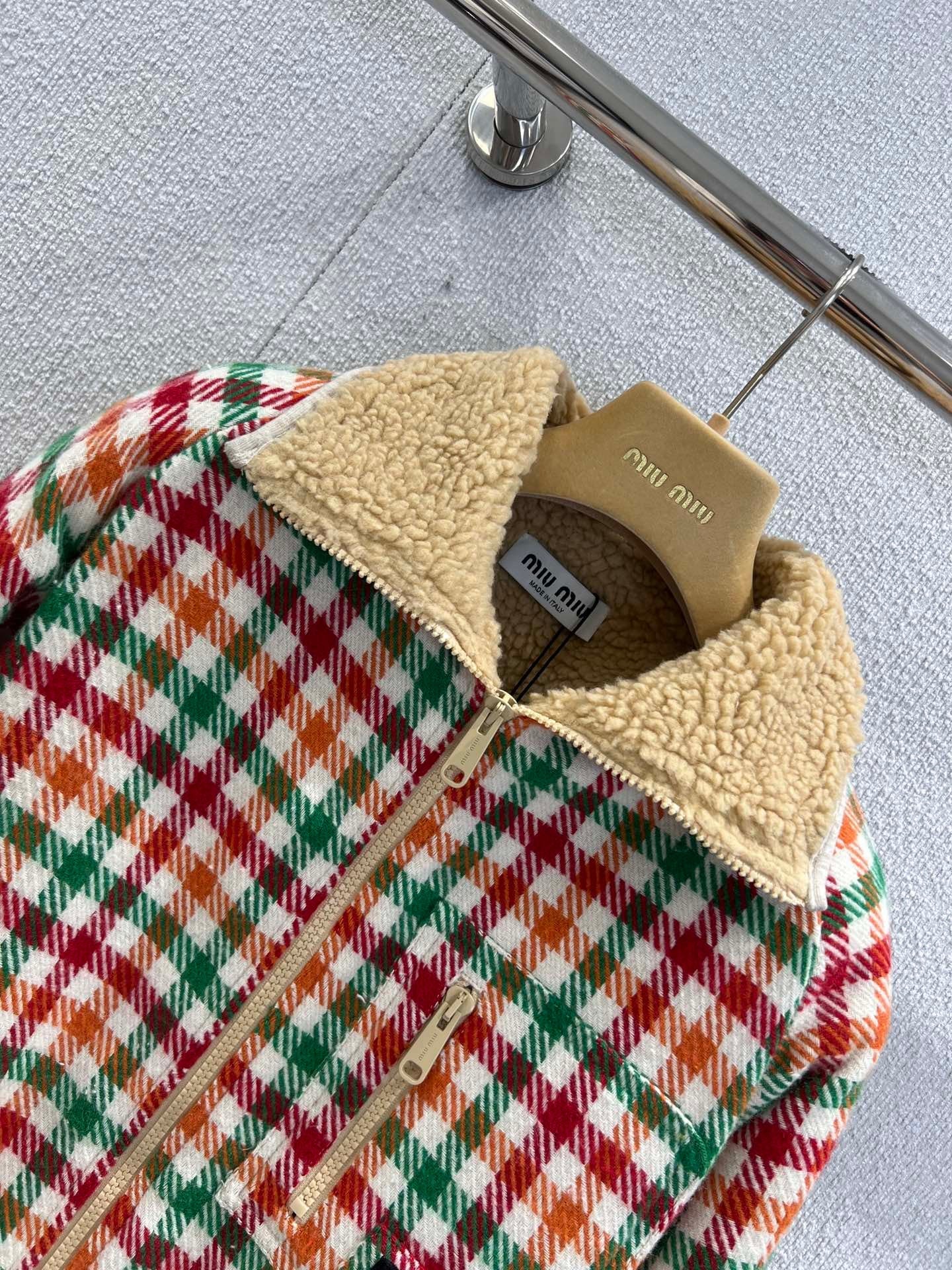 New autumn and winter colored plaid lambhair collar jacket jacket