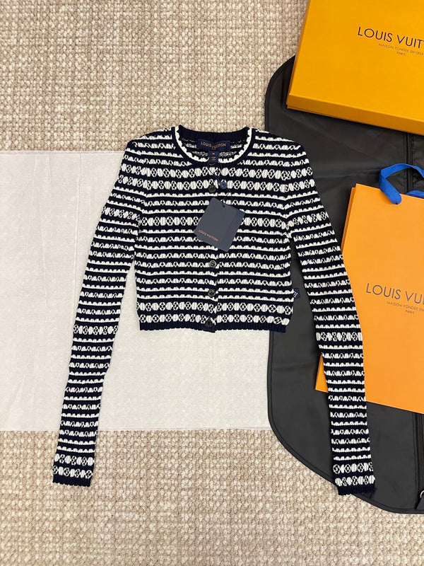 New round neck jacquard striped cardigan