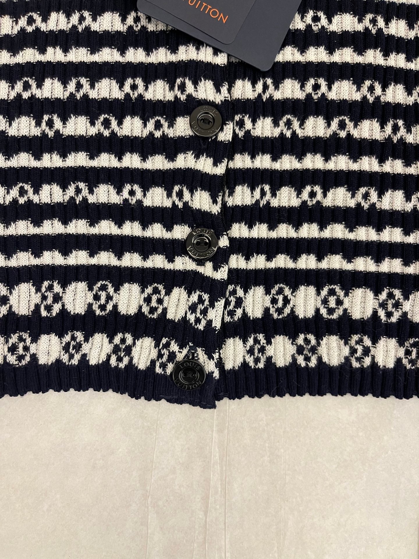 New round neck jacquard striped cardigan