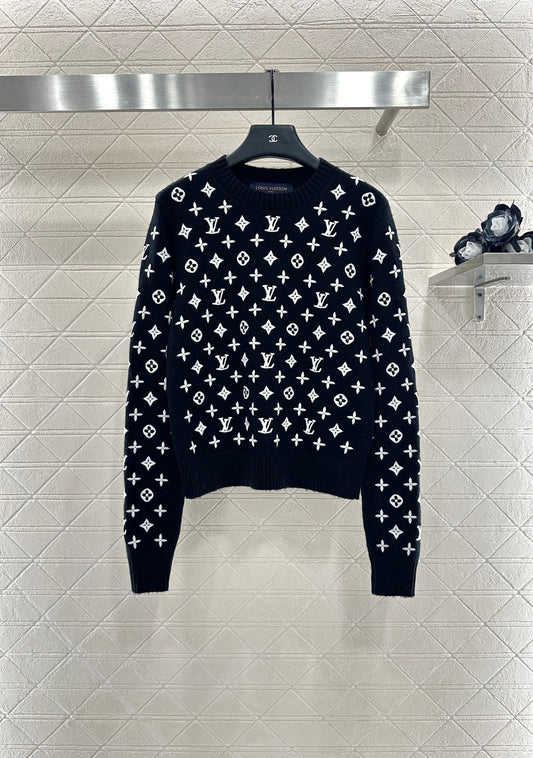 The latest series of embroidered jacquard pullover sweaters for early autumn