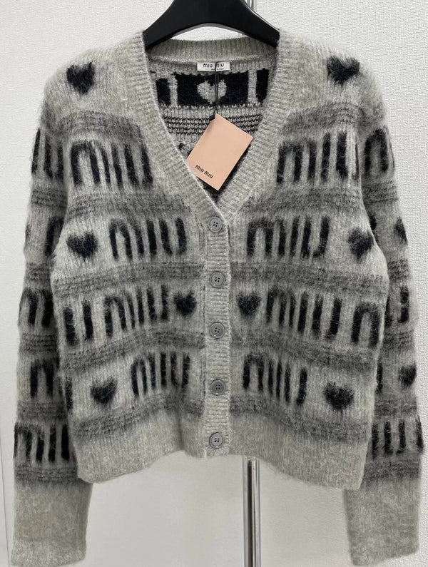 Love letter pattern printed fashionable cardigan