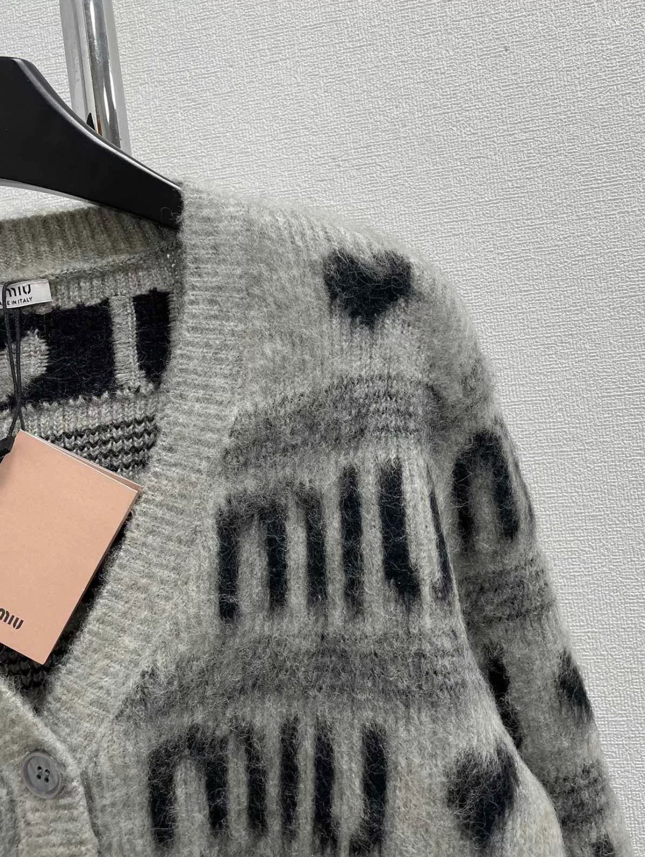 Love letter pattern printed fashionable cardigan