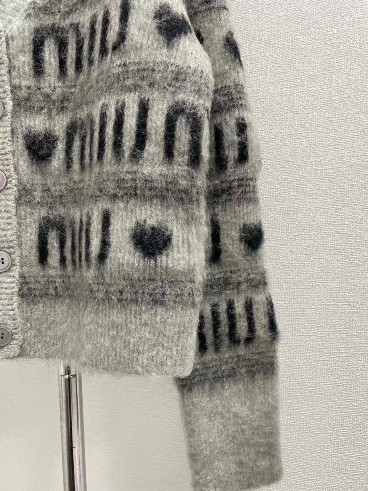 Love letter pattern printed fashionable cardigan