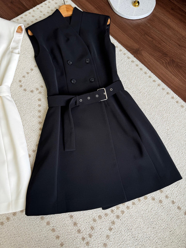 New V-neck button up sleeveless dress