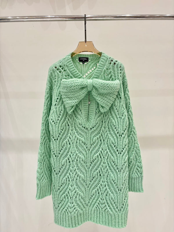 Round neck three-dimensional bow hollow lazy knitted dress