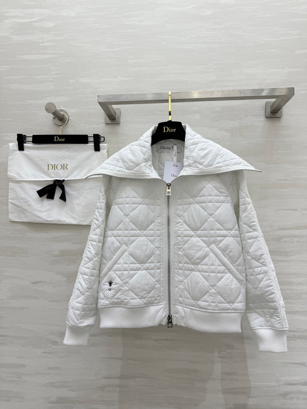 Old money style outfit with a large lapel design and a Diana plaid cotton jacket