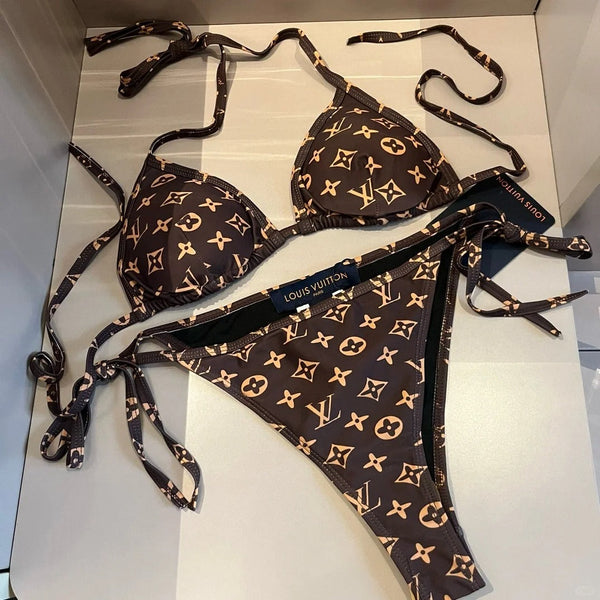 Bikini mit Blumenmuster und Strumpfhaltern