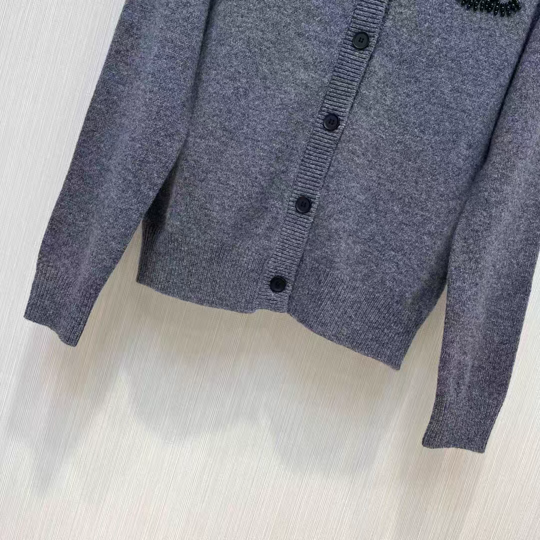 Double C logo knitted soft cardigan