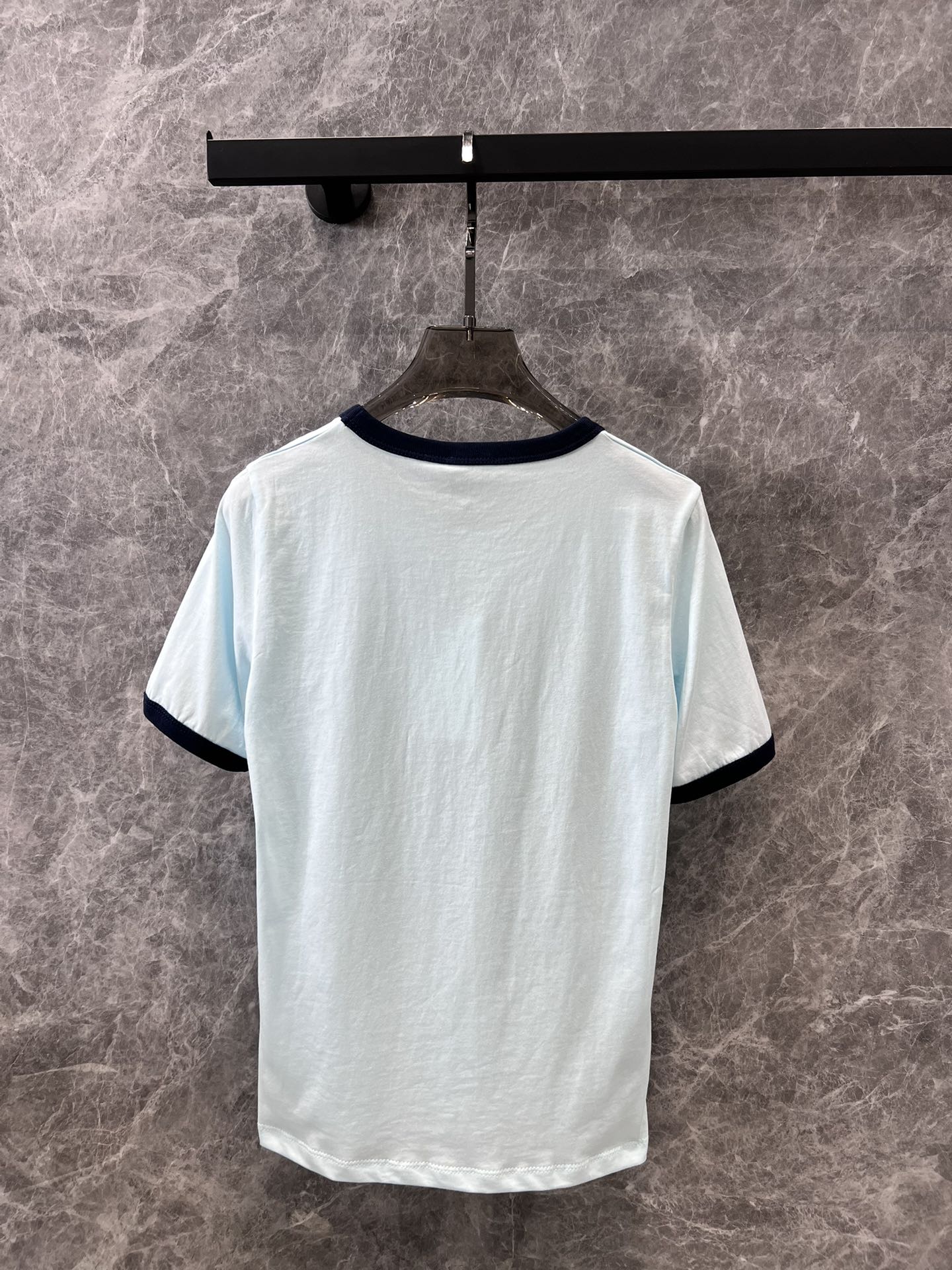 New crew neck logo short sleeves