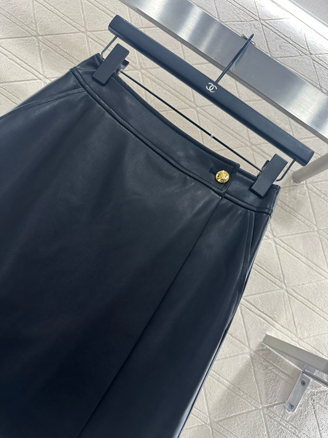 New high-waisted skirt