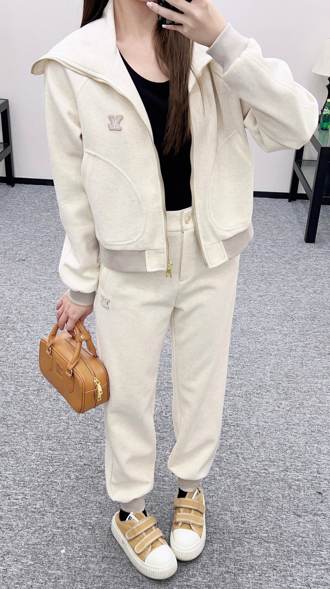 Lapel collar zip-up jacket and trousers set