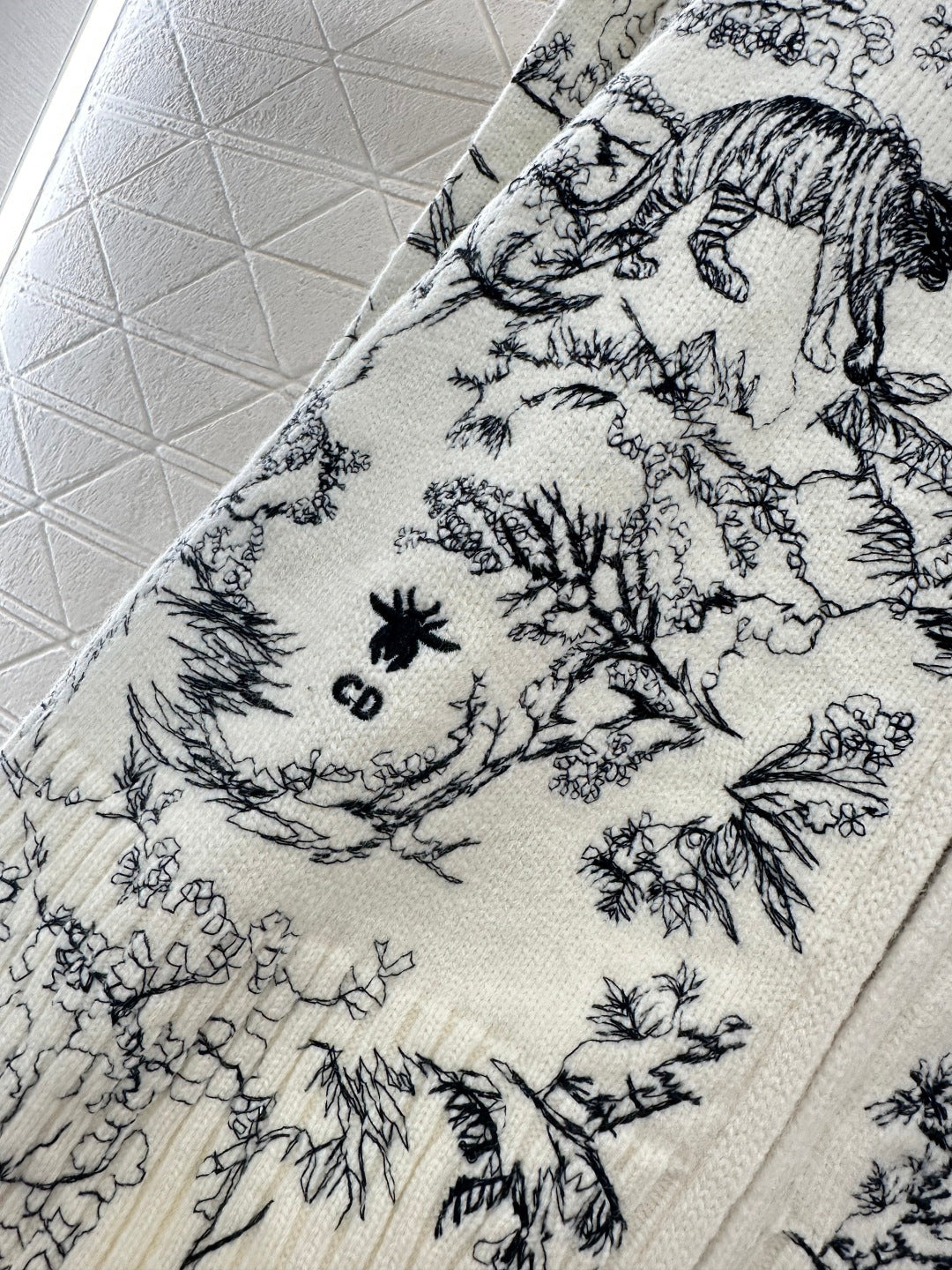 Embroidered jacquard knit zip-up jacket