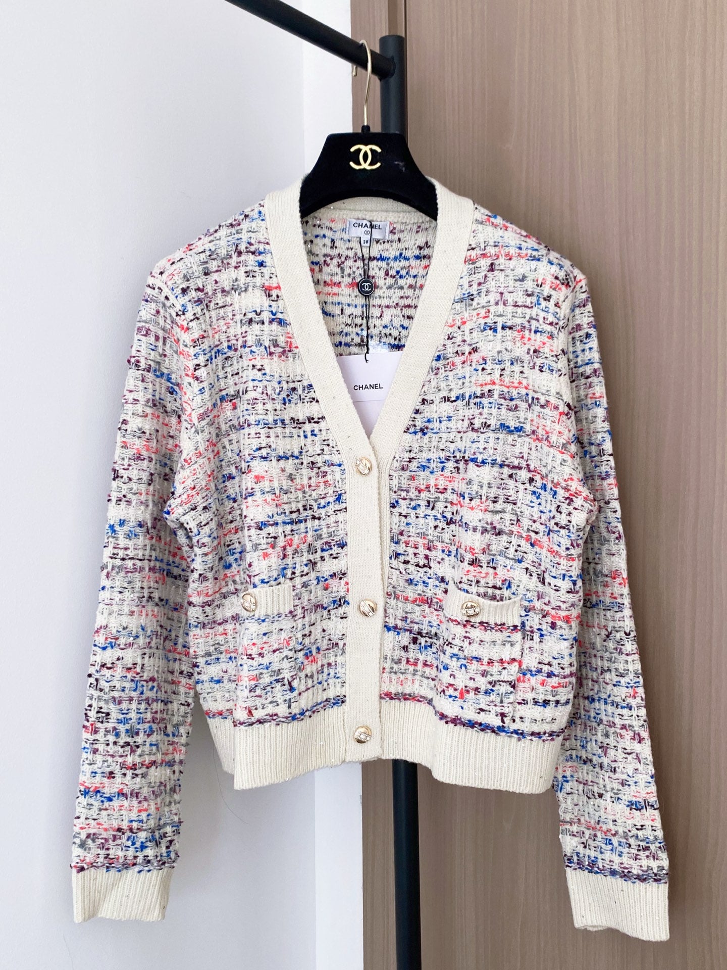 New V-neck cardigan