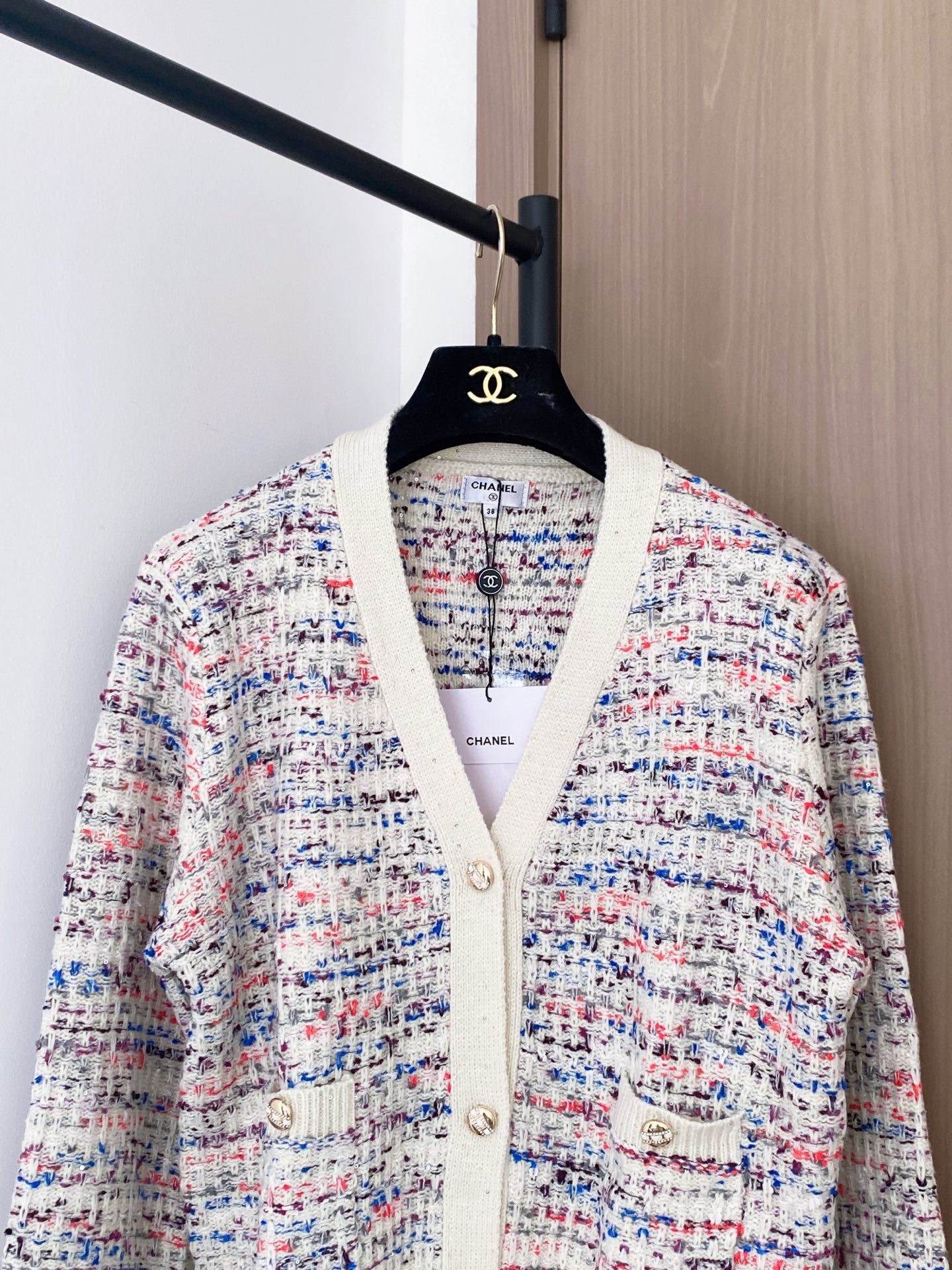 New V-neck cardigan