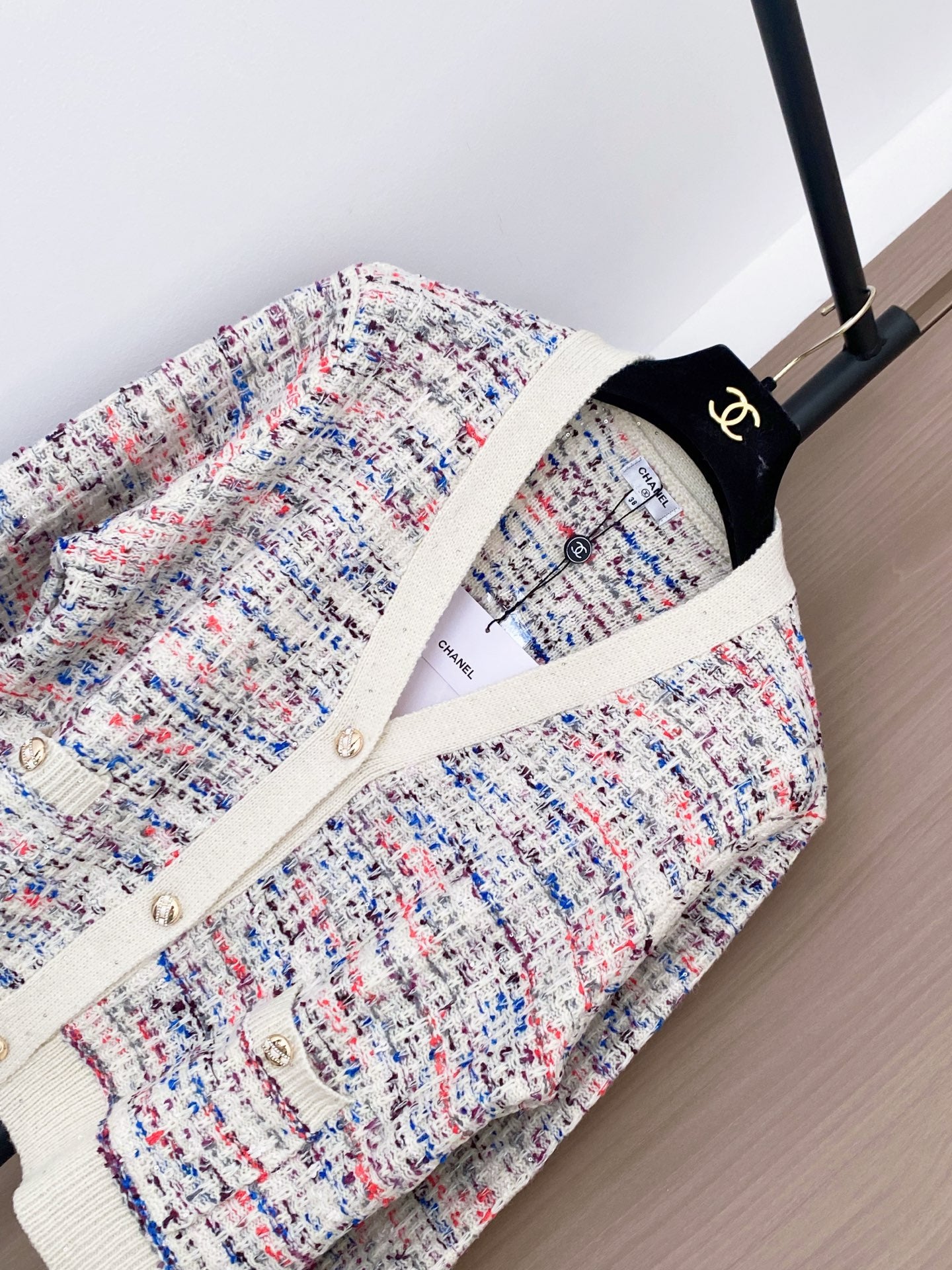 New V-neck cardigan