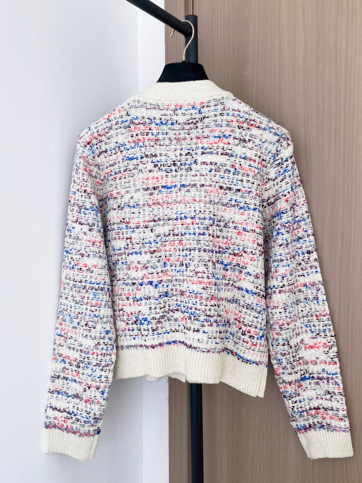 New V-neck cardigan