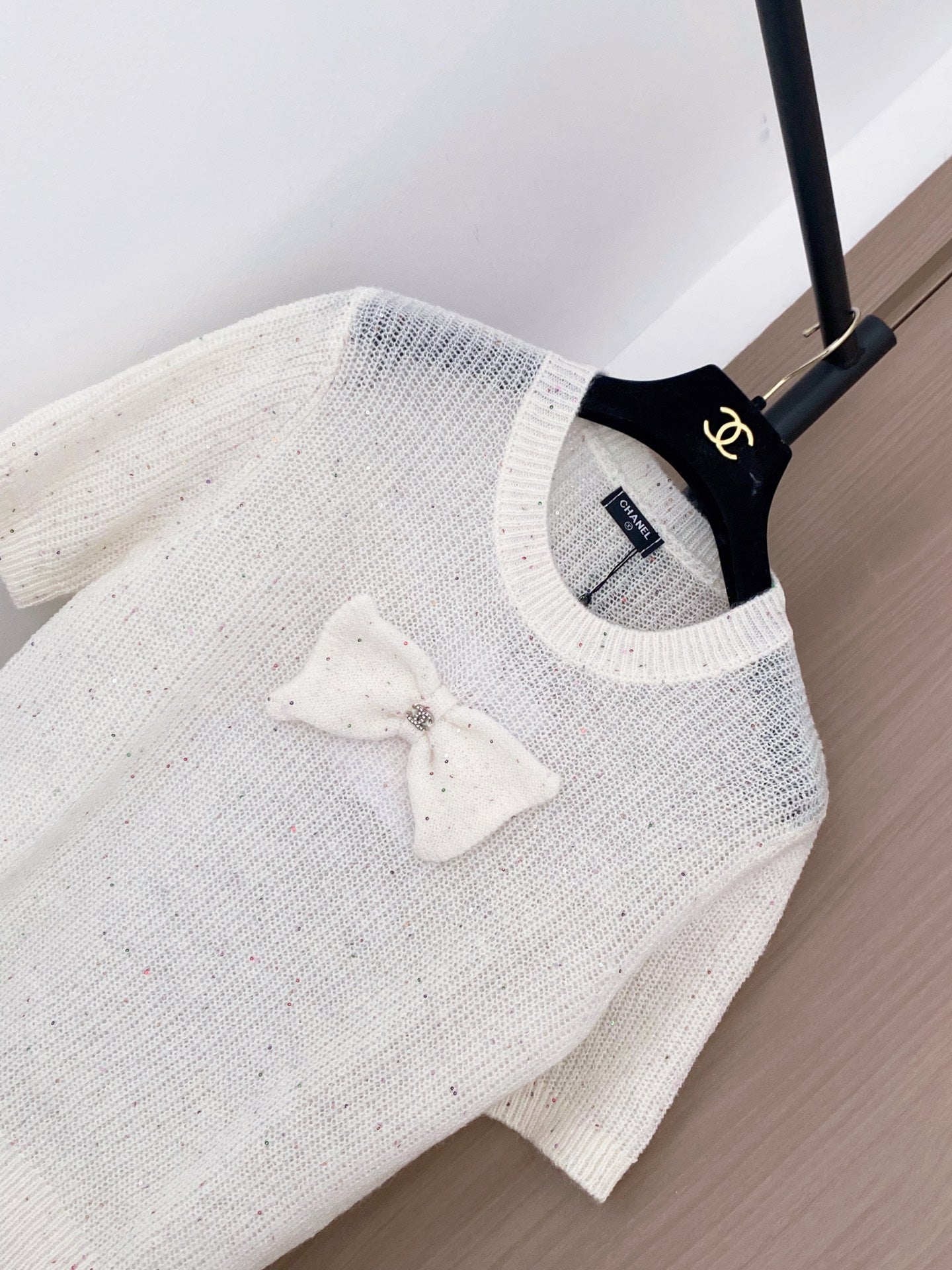 Bowknot sequined knitted short-sleeved top