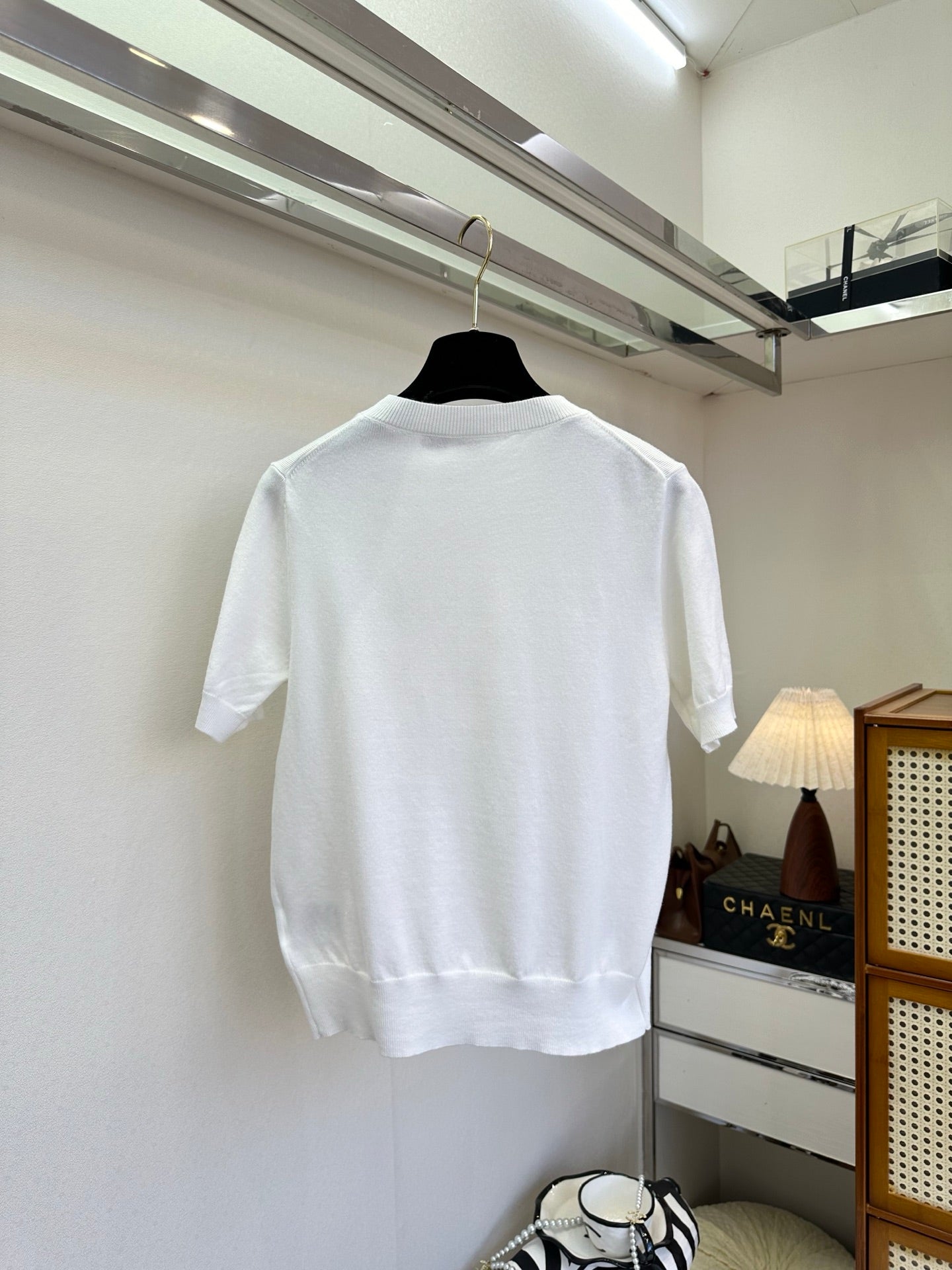 Four-leaf clover embroidered knitted short-sleeved top