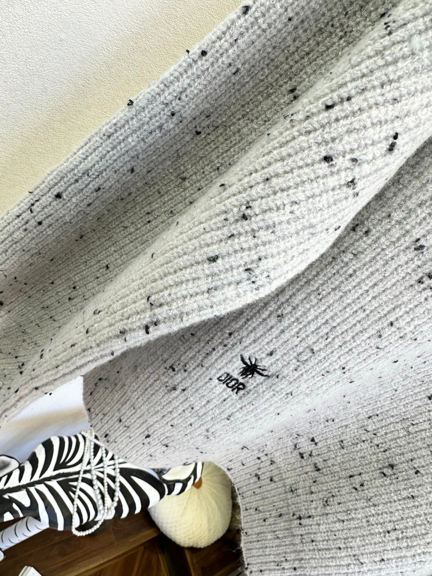 Gray polka dot knitted sweater