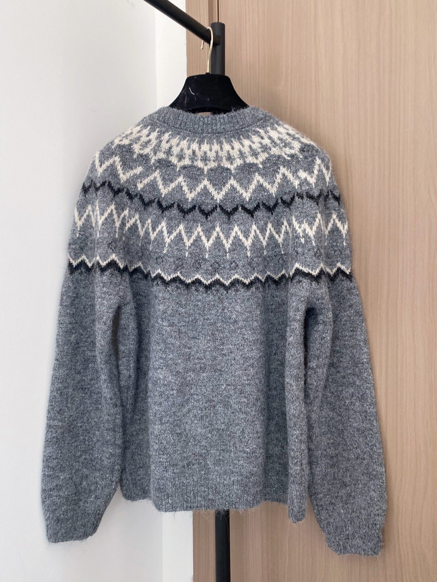 New contrasting color diamond pattern knitted cardigan
